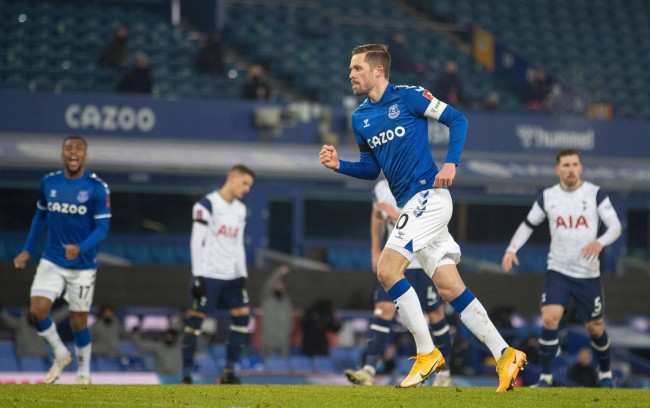 在两支球队 在两支球队